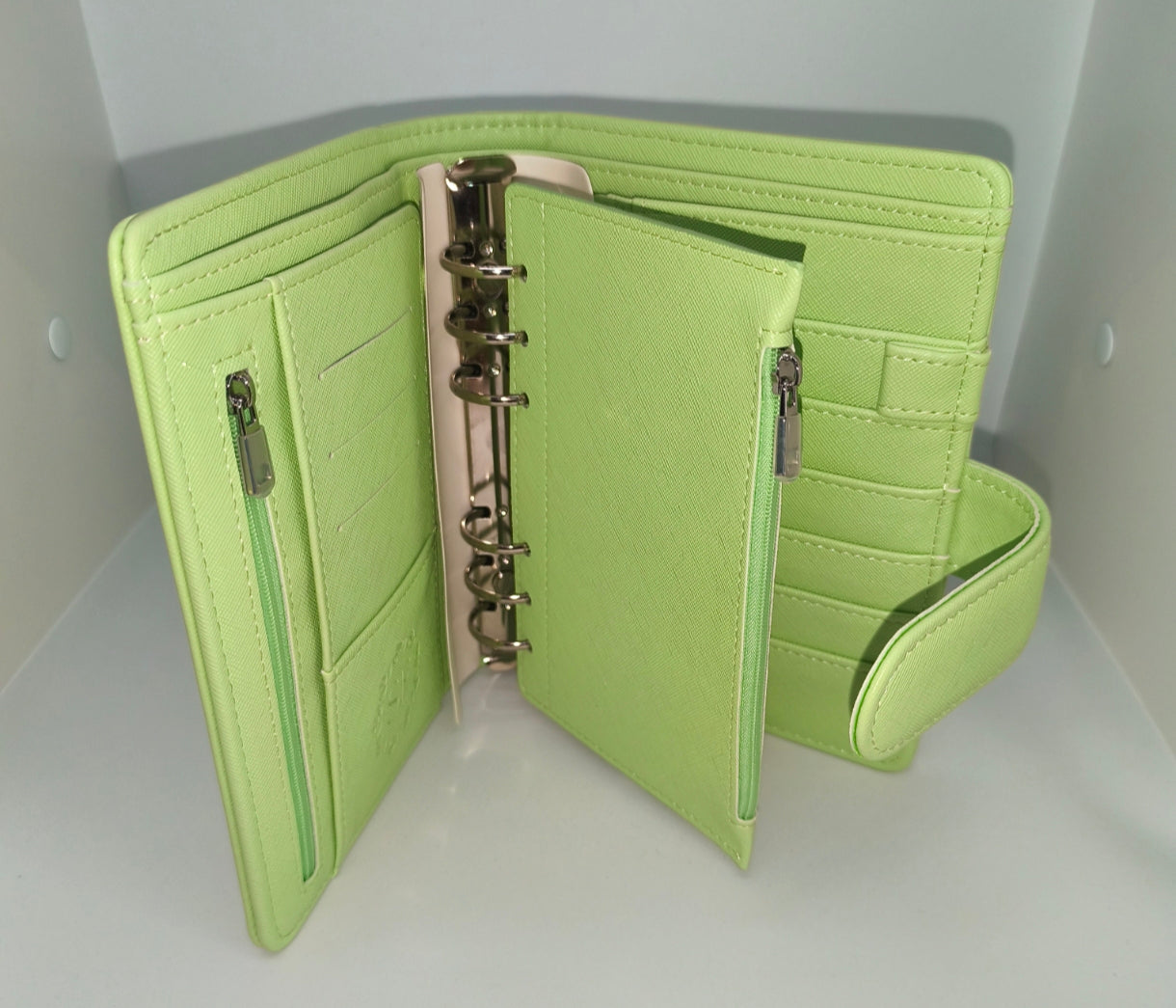 Premium Deluxe A6 Binder